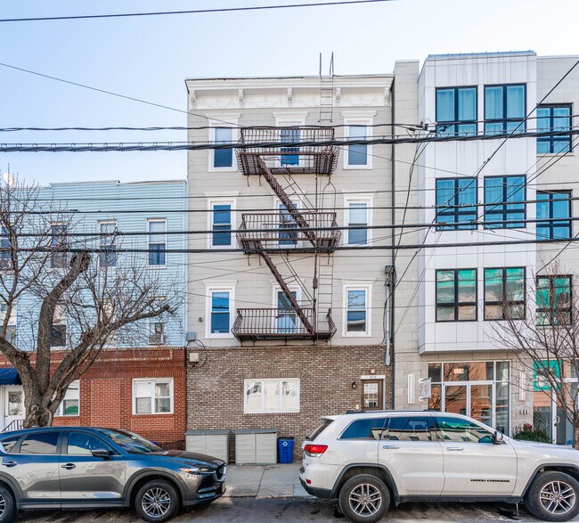 413 Jefferson St in Hoboken, NJ - Building Photo - Building Photo