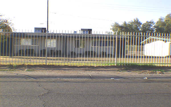 Indian Palms Apartments in Phoenix, AZ - Building Photo