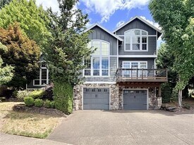 16250 Oak Valley Dr in Oregon City, OR - Building Photo