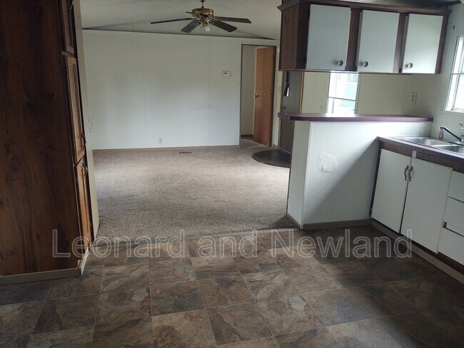 62846 Byesville Rd in Cambridge, OH - Building Photo - Building Photo