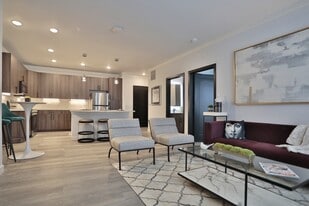 Vantage at Anderson Towne Center in Cincinnati, OH - Building Photo