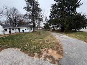 2141 Brougher Ln in York, PA - Building Photo - Building Photo