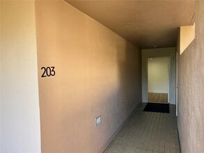 6260 Kipps Colony Ct S in Gulfport, FL - Building Photo - Building Photo