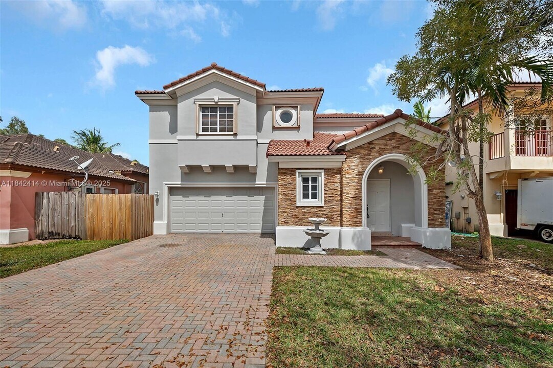 16633 SW 50th Terrace in Miami, FL - Building Photo
