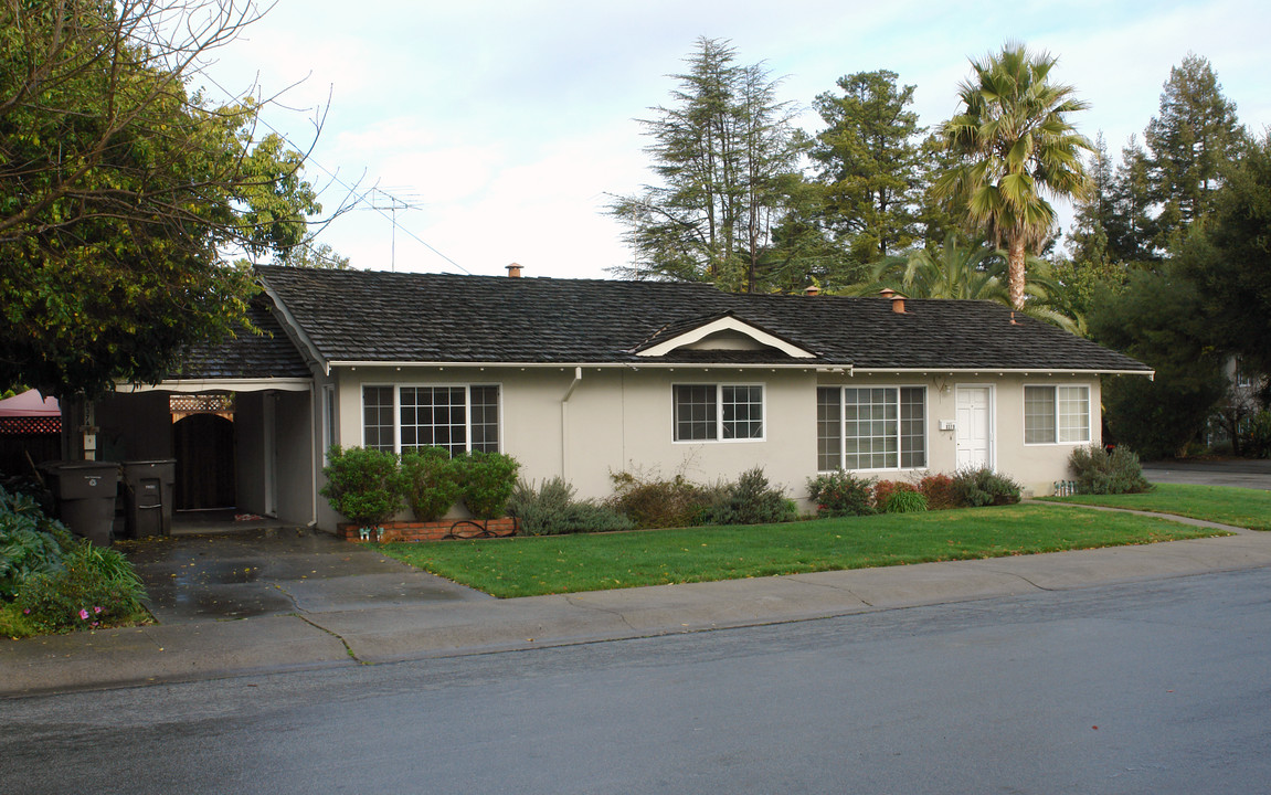 837 Park Dr in Mountain View, CA - Building Photo