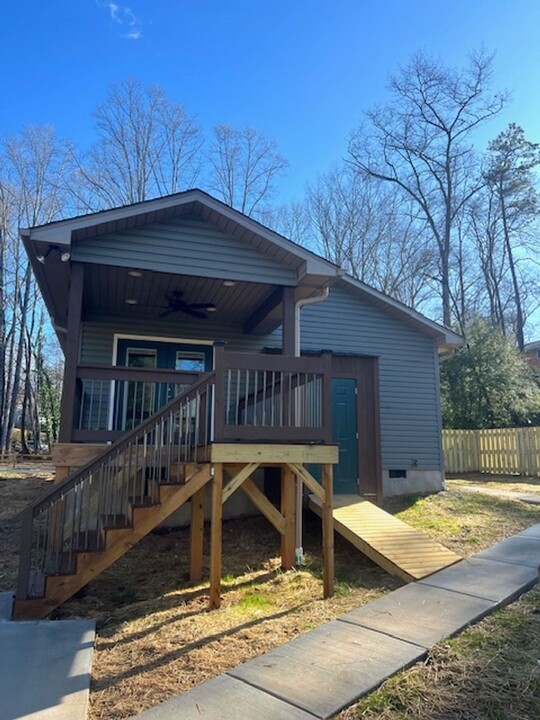 212 N Park Ln in Black Mountain, NC - Building Photo