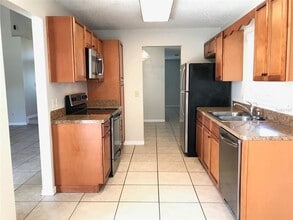 1025 Kelly Creek Cir in Oviedo, FL - Building Photo - Building Photo