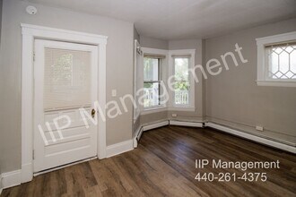 1609 Lakewood Ave in Lakewood, OH - Building Photo - Building Photo
