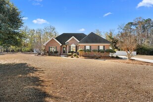 1811 Old Carriage Trail in Statesboro, GA - Building Photo
