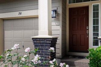 281 N Royal Oak St in Newberg, OR - Foto de edificio - Building Photo