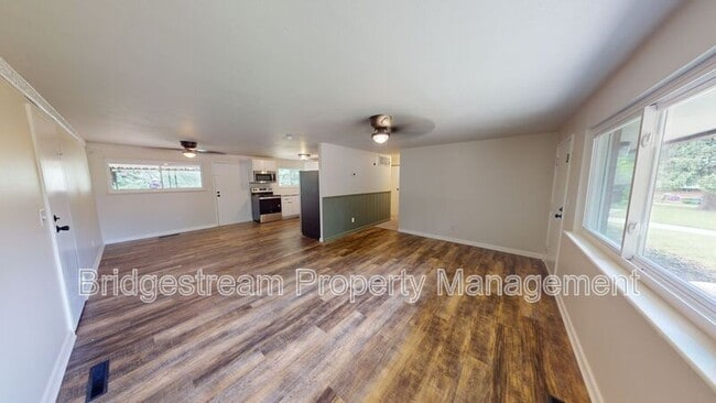 property at 2011 Lehigh Pl