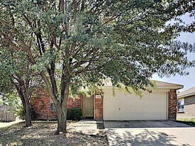 1444 Mountain Air Trail in Fort Worth, TX - Building Photo