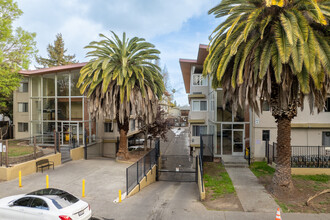 Rancho Apartments in East Palo Alto, CA - Building Photo - Building Photo