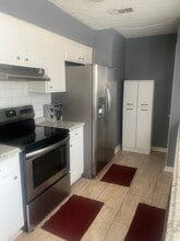 7013 Fielder Rd in Rex, GA - Foto de edificio - Building Photo