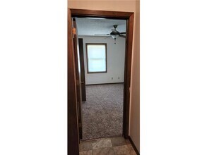 116 Main St N-Unit -202 in New London, MN - Building Photo - Building Photo