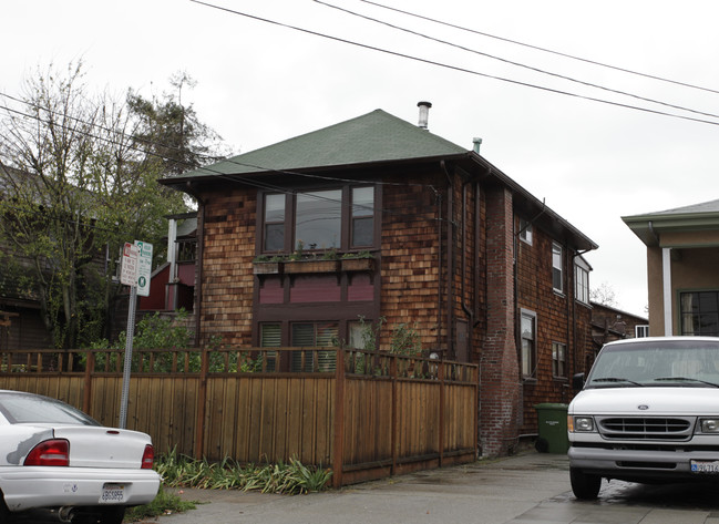 3036 A,B&C Fulton St in Berkeley, CA - Foto de edificio - Building Photo