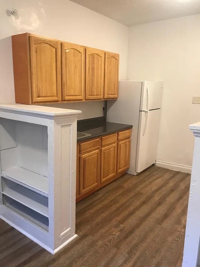 214 Glenwood Ave, Unit 408 in East Orange, NJ - Building Photo - Building Photo