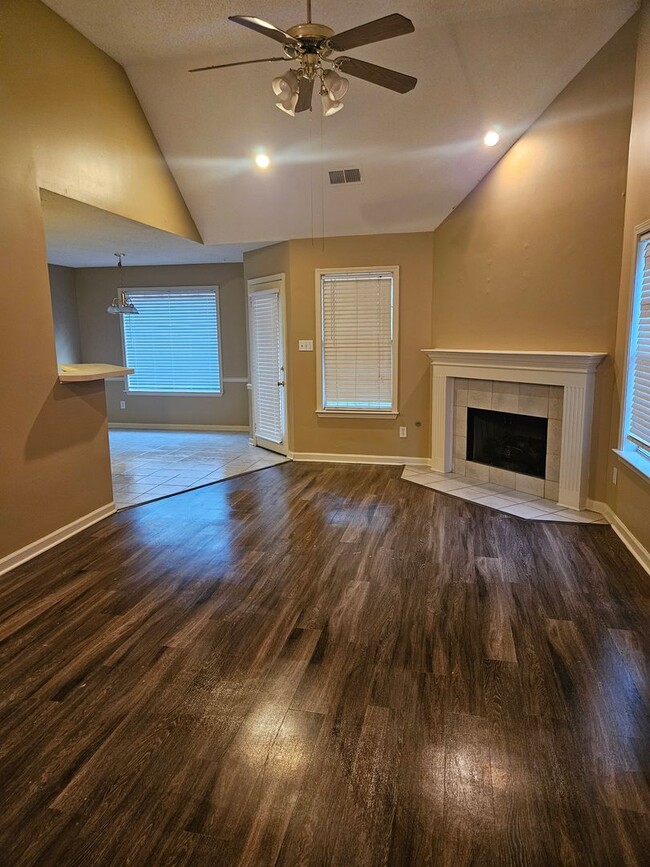 7121 Anisetree Dr in Cordova, TN - Building Photo - Building Photo