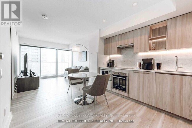 17-1517 Bathurst St in Toronto, ON - Building Photo - Building Photo
