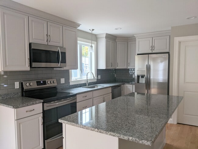 18 Borselli Dr, Unit 6