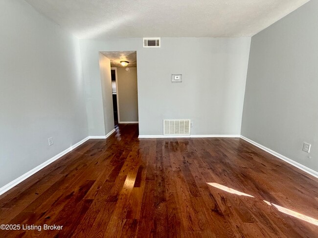 3107 Melody Acres Ln in Louisville, KY - Building Photo - Building Photo