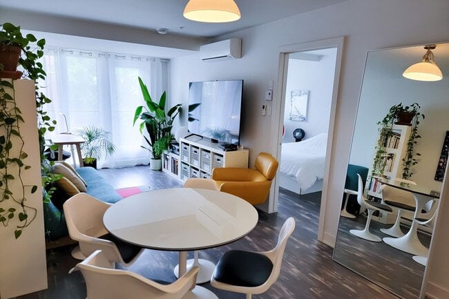 property at 2085 Av. Papineau