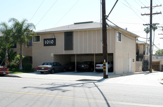 1010 Western Ave in Glendale, CA - Building Photo - Building Photo