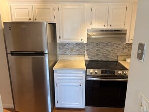 27 Crows Nest Ln in Danbury, CT - Building Photo - Building Photo