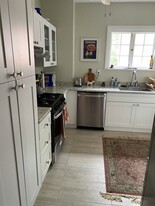 1070 Delta Ave, Unit #5 in Cincinnati, OH - Building Photo