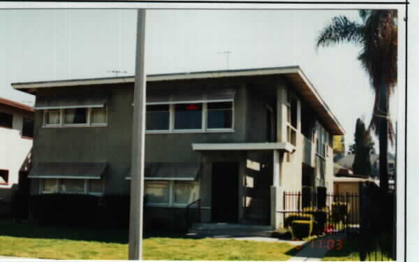 1505 N Van Ness Ave in Santa Ana, CA - Foto de edificio - Building Photo