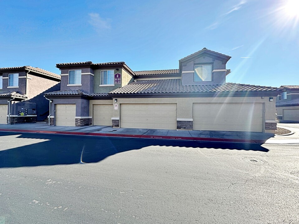 6868 Sky Pte in Las Vegas, NV - Building Photo