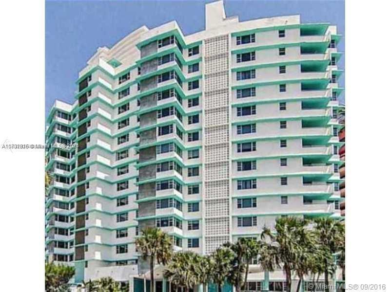 5255 Collins Ave, Unit 4G in Miami Beach, FL - Building Photo