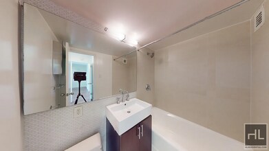 EAST 63 STREET in New York, NY - Building Photo - Building Photo