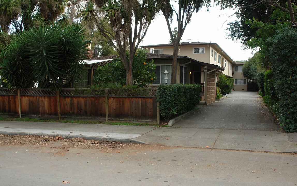 255 Mariposa Ave in Mountain View, CA - Building Photo