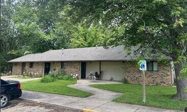 2601 Upchurch St in Eldorado, IL - Building Photo - Building Photo