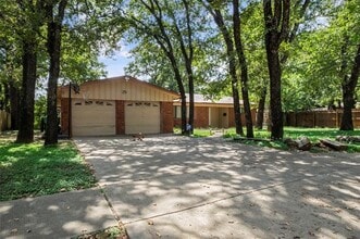 4304 Lindsay Ln in Haltom City, TX - Building Photo - Building Photo