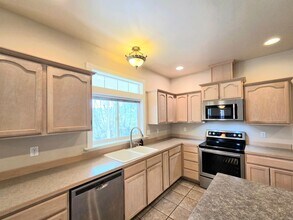 6005 Sunset Hwy in Cashmere, WA - Building Photo - Building Photo