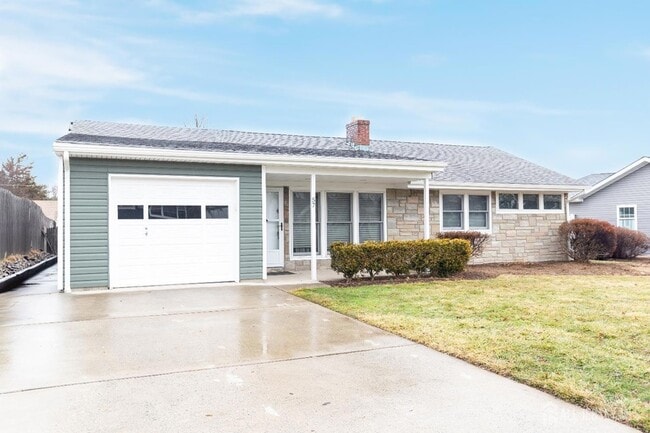 57 Columbus Ave in Edison, NJ - Foto de edificio - Building Photo