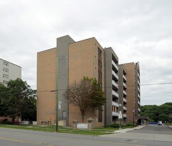 1884-1900 Main St W in Hamilton, ON - Building Photo - Building Photo