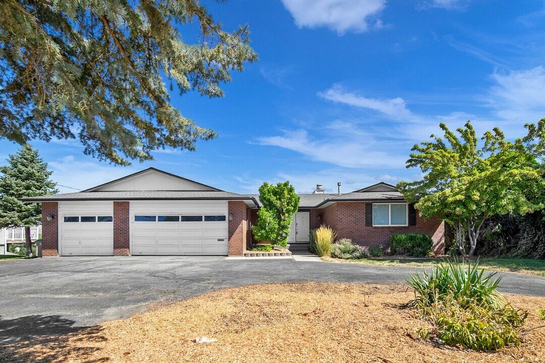 2480 W Sunrise Rim Rd in Boise, ID - Building Photo