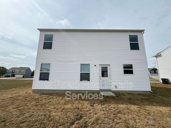 810 Prescot Cir in Trenton, OH - Building Photo - Building Photo