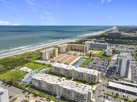2020 N Atlantic Ave in Cocoa Beach, FL - Building Photo