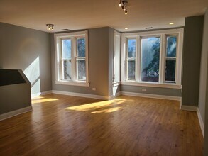1338 N Claremont Ave in Chicago, IL - Building Photo - Building Photo