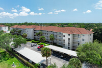 Miravista Condominiums in Naples, FL - Building Photo - Building Photo