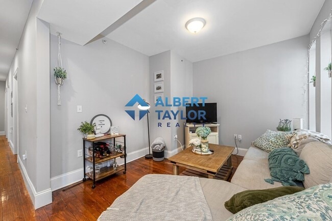 16 Sewall St, Unit 3 in Boston, MA - Building Photo - Building Photo