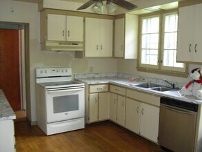 N48W14082 Hampton Rd in Menomonee Falls, WI - Building Photo - Building Photo