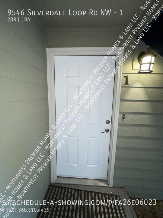 9546 Silverdale Loop Rd NW in Silverdale, WA - Building Photo