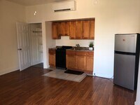 2205 Walnut St, Unit 4m photo'