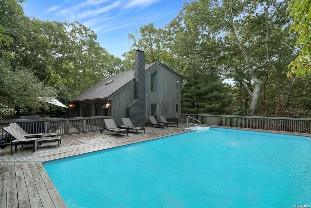 11 Pioneer Ln in East Hampton, NY - Foto de edificio