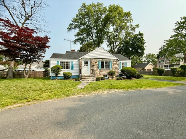 property at 14 Hedge Dr